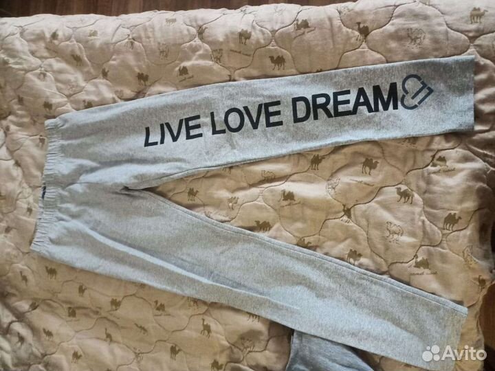 Спортивный костюм женский