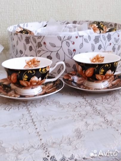 Чайные чашки с блюдцами