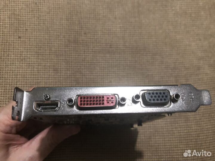 Видеокарта XFX Radeon HD 5550 Объем видеоозу 1 Гб