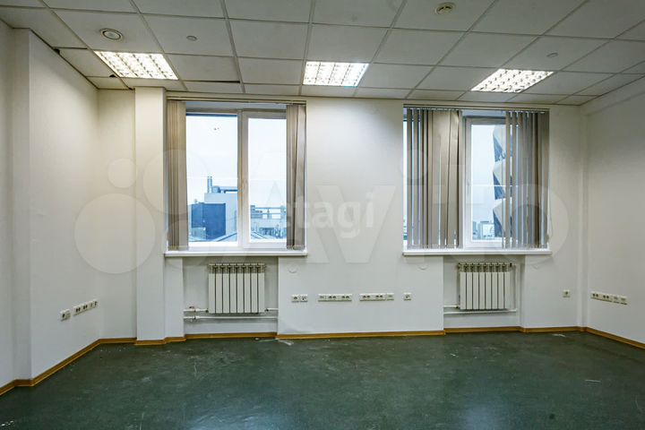 Сдам офисное помещение, 305 м²