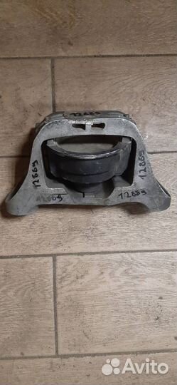 Подушка крепления двигателя правая Ford Focus 2