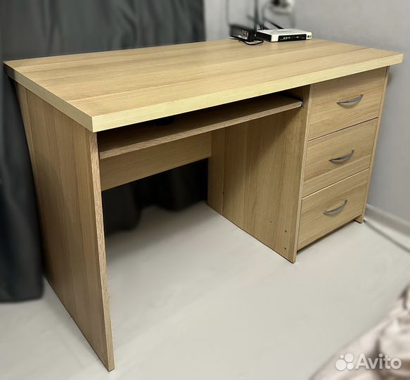 Письменный стол