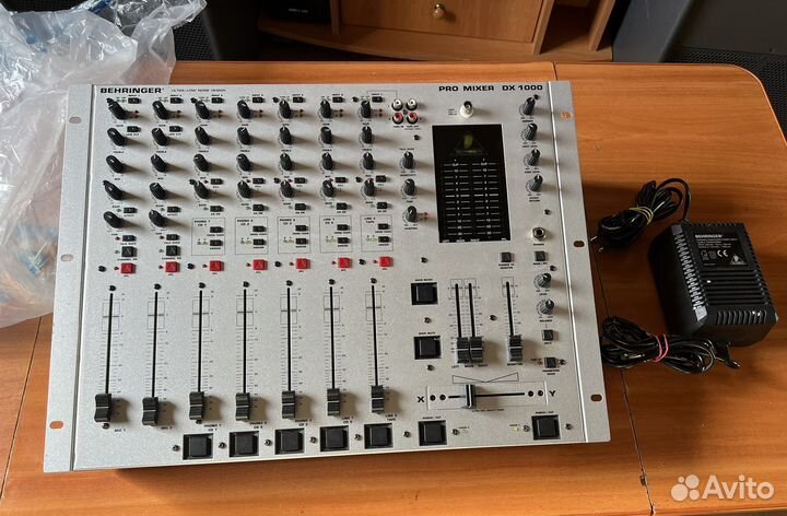 Микшерный пульт behringer dx 1000