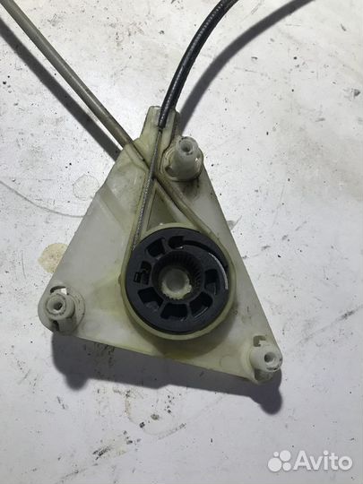 Стеклоподъемник задний левый Volkswagen Polo