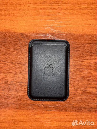 Чехол и картница на iPhone 13