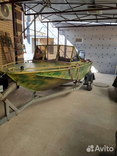 Лодка Днепр