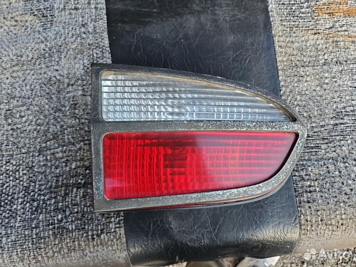 Фонарь крышки багажника левый Hyundai H-1 Starex