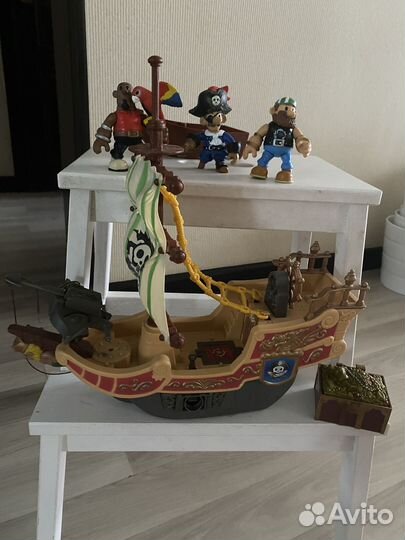 Пиратский корабль игрушка