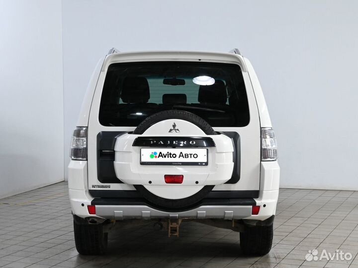 Mitsubishi Pajero 3.2 AT, 2011, 124 205 км