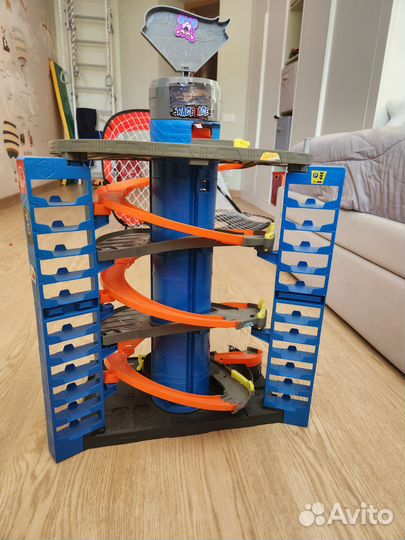 Набор игровой Hot Wheels Сити Мега Гараж GTT95