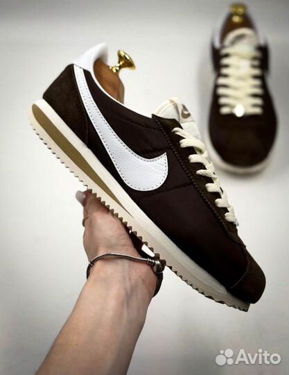 Женские кроссовки Nike Cortez