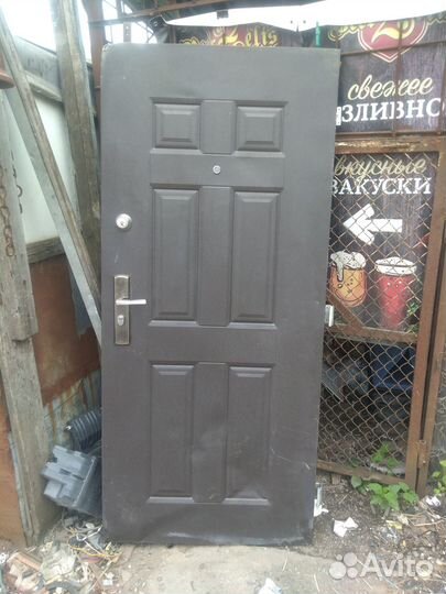 Дверь входнаю