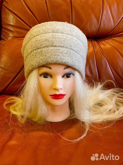 Головной убор женский много