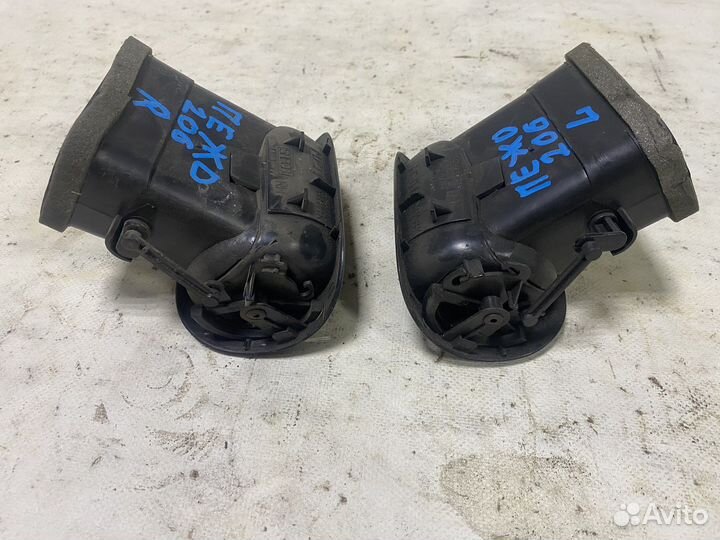 Дефлекторы печки Peugeot 206