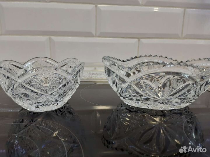 Хрустальные вазы и салатницы