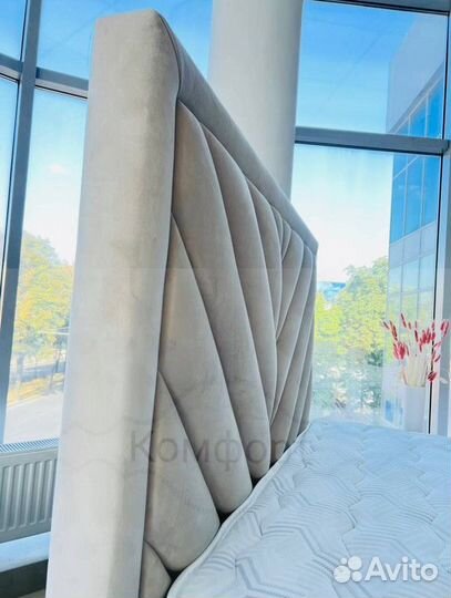 Двухспальная кровать от производителя