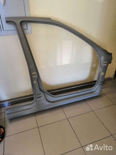 Боковина кузова правая Калина