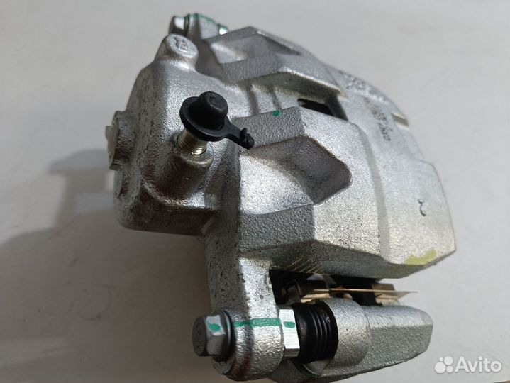 Суппорт передний правый C3501700 для Cebrium lifan