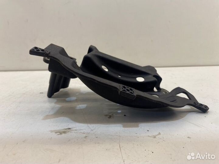 Маслоотражатель Audi A6 C6 2.0 2008