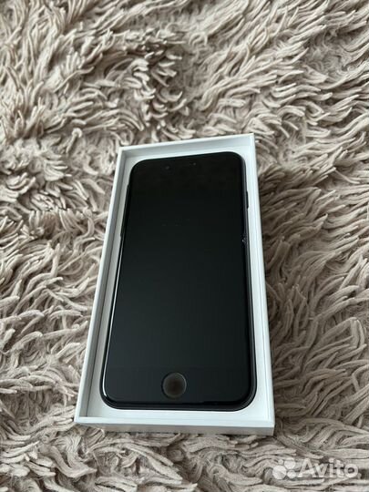 Телефон iPhone se 2020