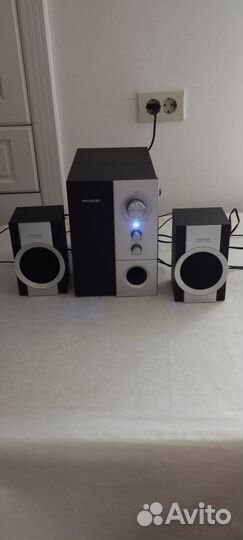 Сабвуфер и колонки Microlab m520