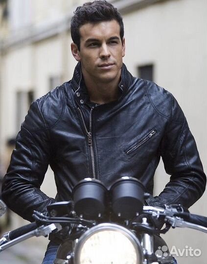 Кожаная куртка Mario Casas