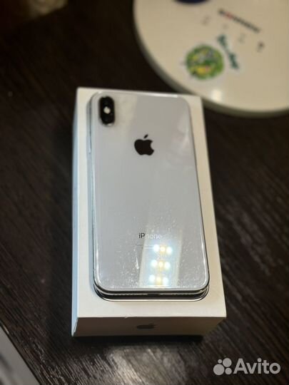 iPhone X, 64 ГБ