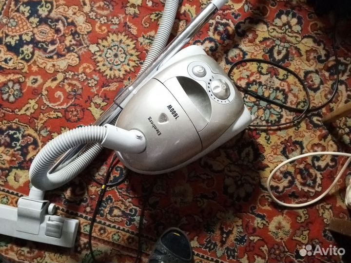 Пылесос Elenberg