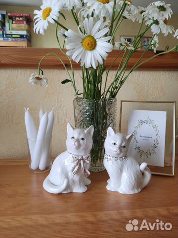 Фарфоровые статуэтки кошки и кота