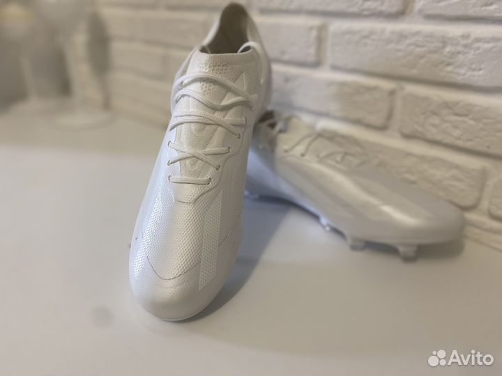 Футбольные бутсы adidas