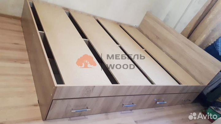 Кровать с ящиками