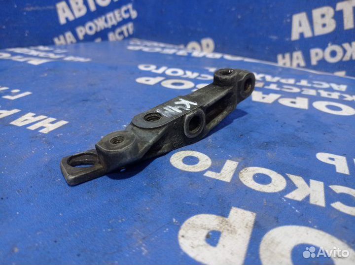 Крепление двигателя Renault Logan 1 седан K7J 2009