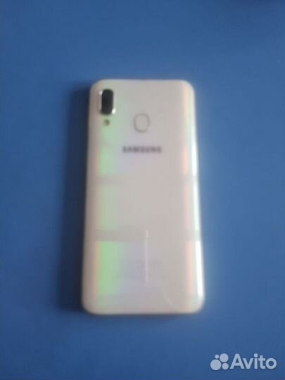 Samsung Galaxy A40, 4/128 ГБ