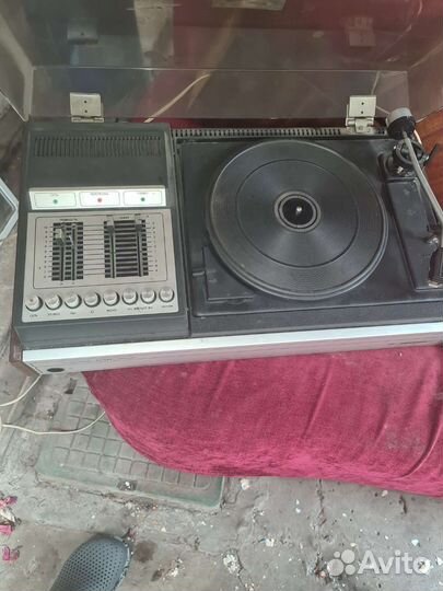 Проигрыватель винила радиотехника