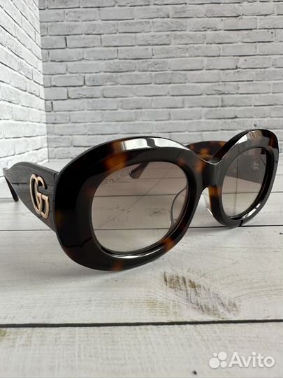 Солнцезащитные очки Gucci GG0985