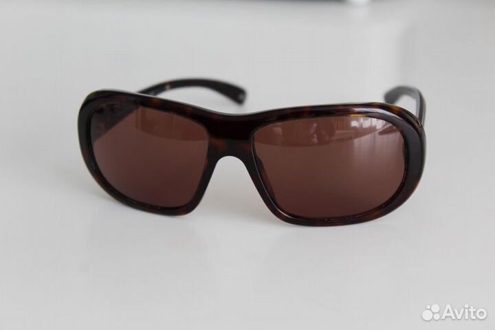 Солнцезащитные очки prada с футляром в коробке