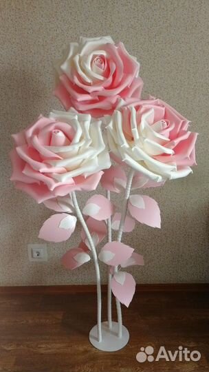 Ростовые цветы и светильники