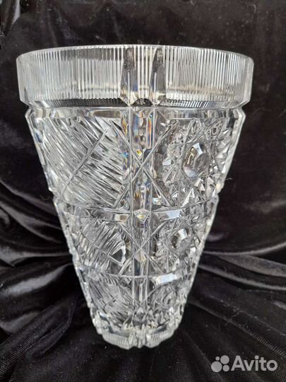 Хрустальная ваза