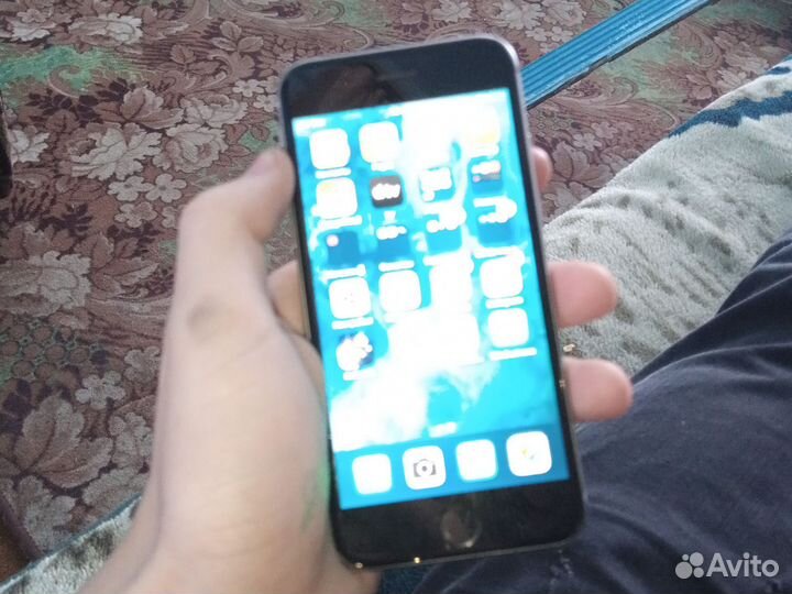 iPhone 6S, 64 ГБ