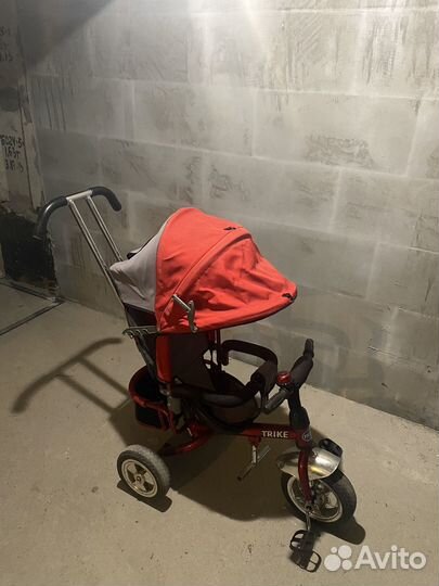 Детский трехколесный велосипед с ручкой