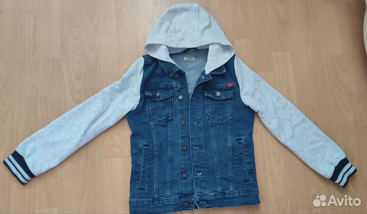 Куртка джинсовая