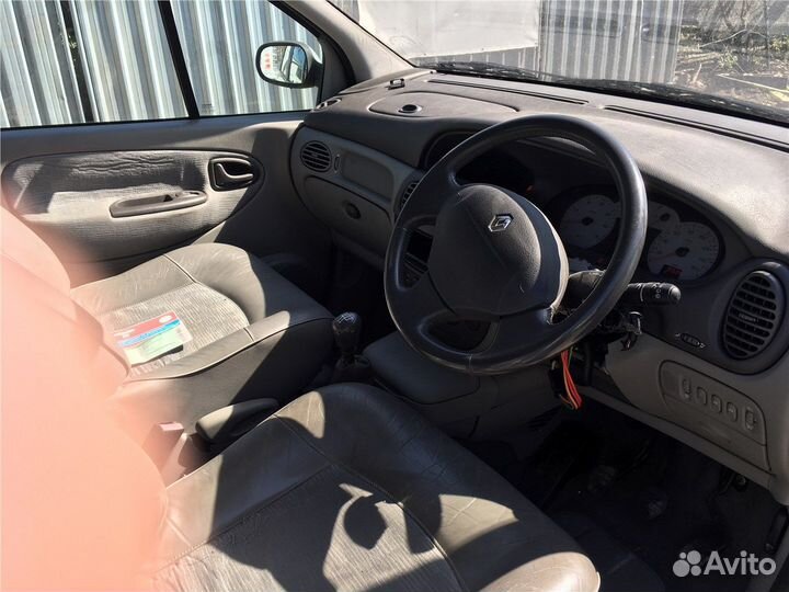 Разбор на запчасти Renault Scenic 1996-2002
