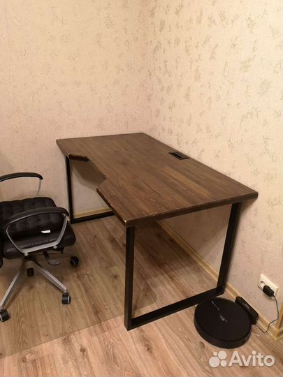 Компьютерный стол в стиле лофт