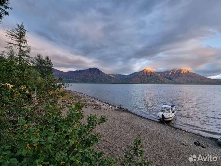 Заброска туристов на оз. Лама, палаточный лагерь