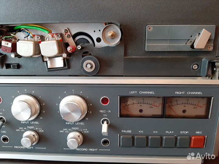 Катушечный магнитофон Revox B77