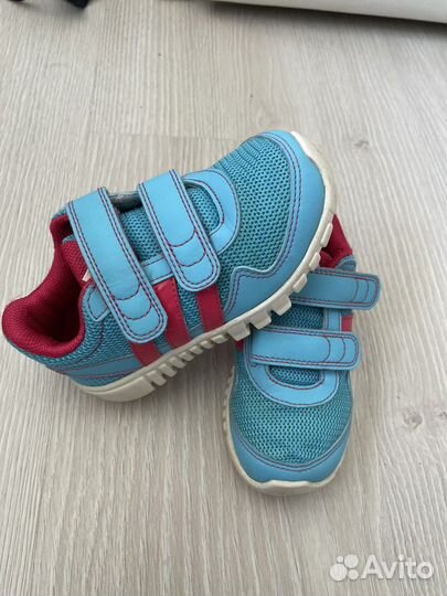 Кроссовки adidas 26