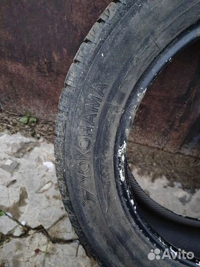 Yokohama Ice Guard IG20 215/60 R17