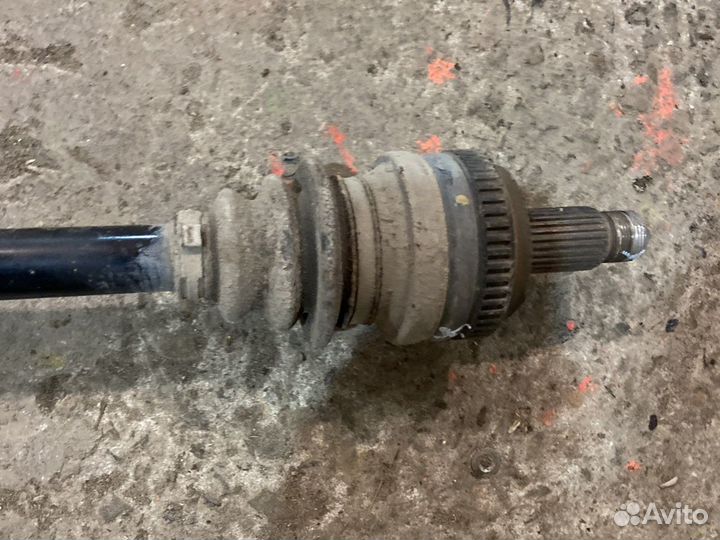 Привод правый BMW E81 E82 E87 E90 E91