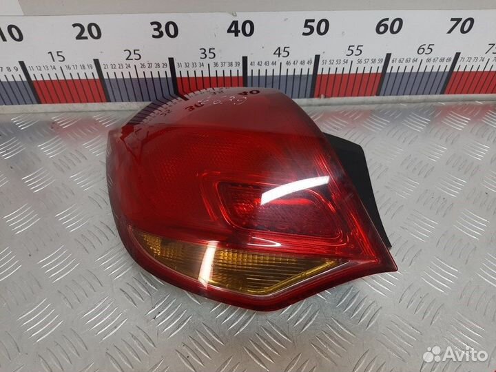 Фонарь задний левый для Opel Astra J 1222087