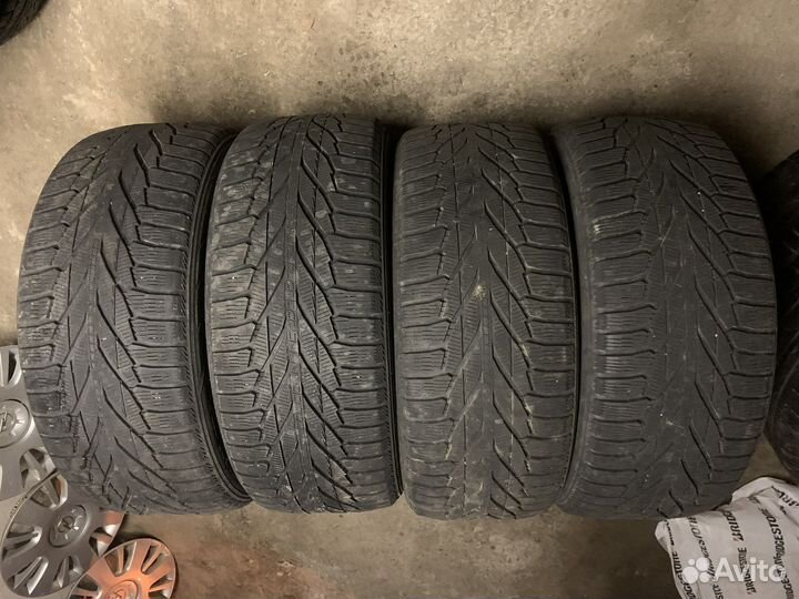 Nokian Tyres Hakkapeliitta R2 SUV 255/50 R20 109R